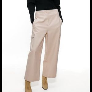 Zara pocket cargo pants. Size M